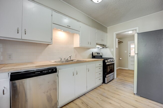 Building Photo - SF-066-601 &amp; 603 South 16th Street Duplex Unit 603 South 16th Street