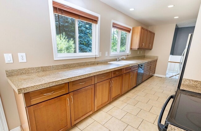 Photo - 9610 SW Washington Pl