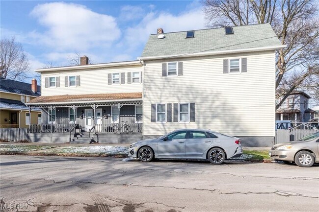 Photo - 3905 Woodbine Ave Unit Up