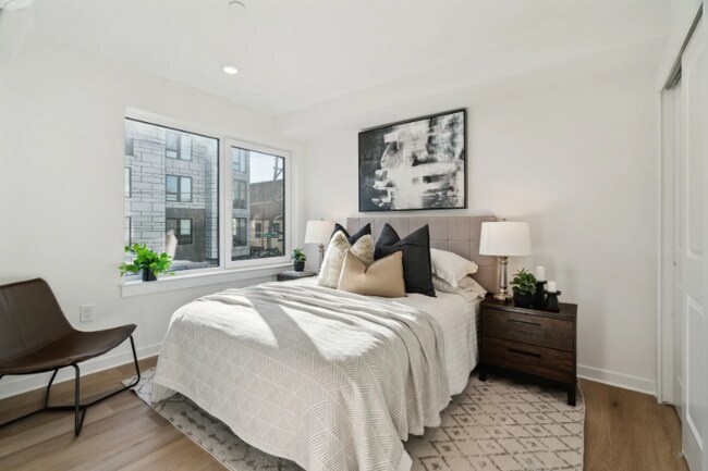 Photo - 1901 Hope St Unit 1