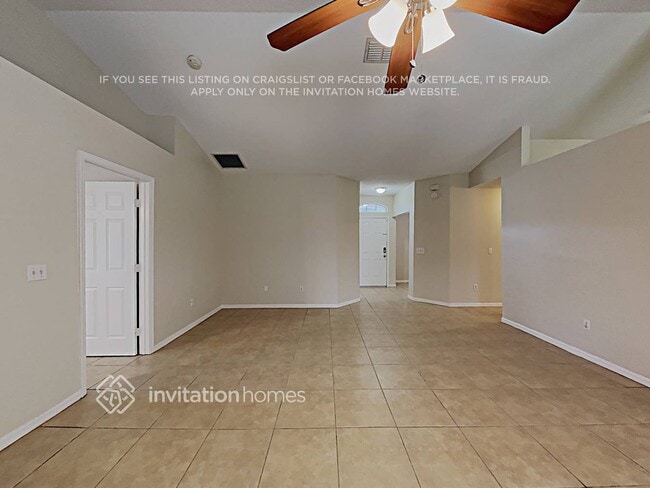 Photo - 409 NW Concord Dr