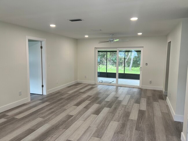 Photo - 968 Salzedo Ave