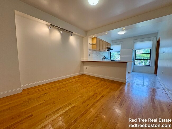 Building Photo - 49 Dwight St Unit 2 Rental