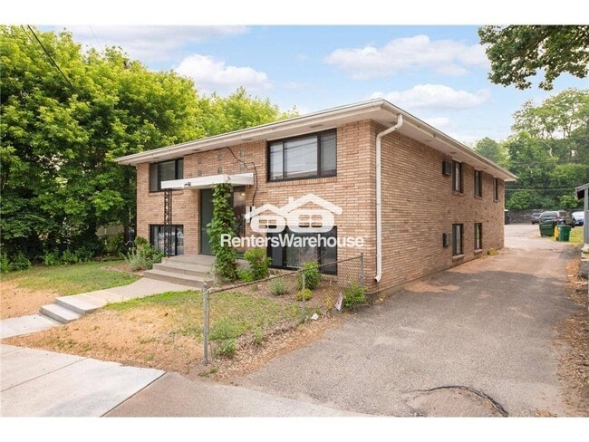 Building Photo - 15 Malcolm Ave SE