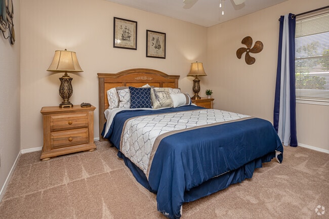 1BR, 1BA - 710SF