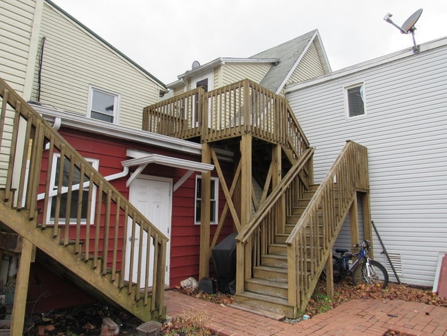 Building Photo - 138 Main St Unit 7 Rental