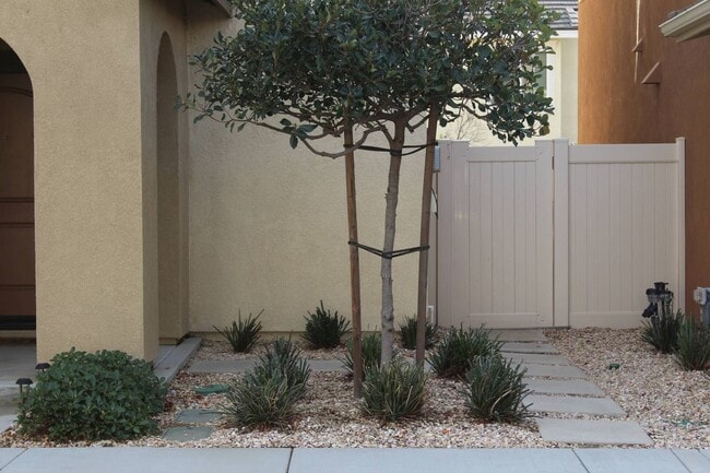 Photo - Beautiful 4 bedroom 3 bath Home