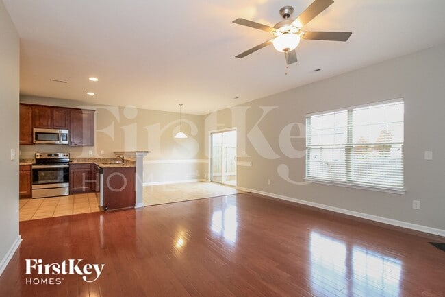 Photo - 111 Rosemont Ln