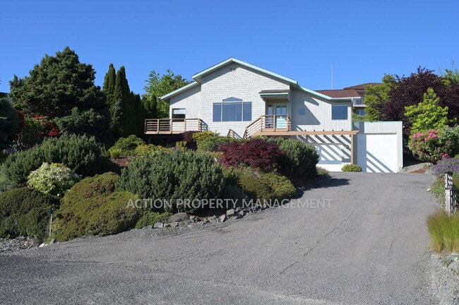 Building Photo - 2 bed 2.5 bath home in Dungeness Heights, Sequim