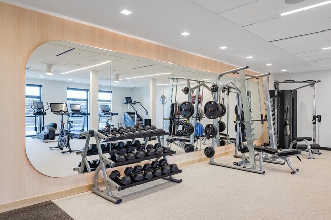 24/7 Fitness Room