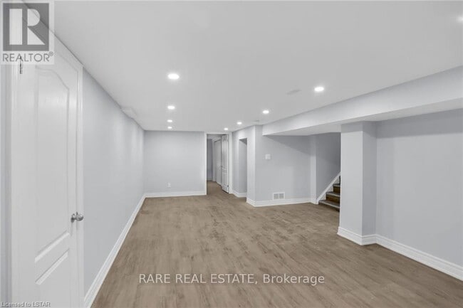 Photo - 7 Holden Ave