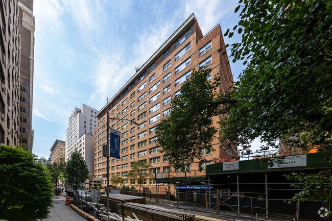 Photo - Parker Gramercy