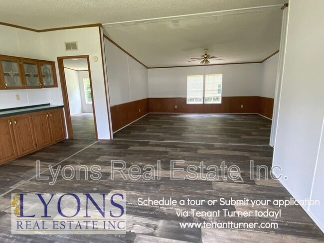 Photo - 607 Crestview Dr