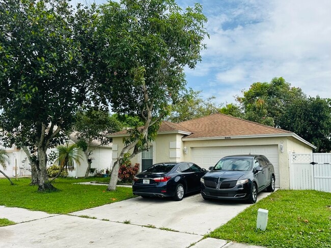 Photo - 5165 Foxhall Pl