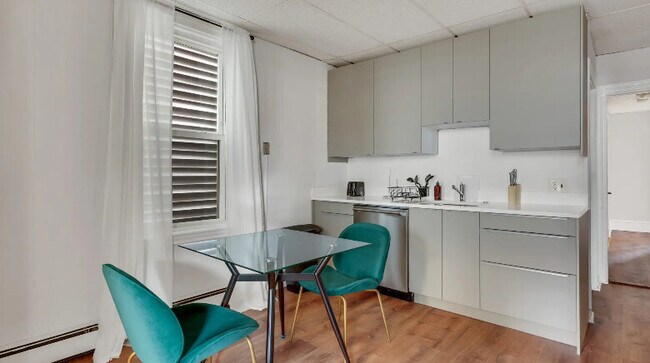 Photo - 823 Dorchester Ave Unit 1