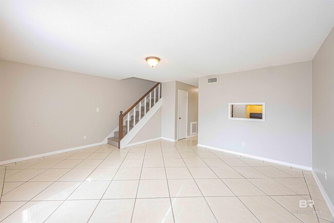 Photo - 600 Cheshire Ln