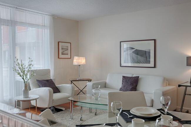 Building Photo - 2611 Rue Saint-Patrick