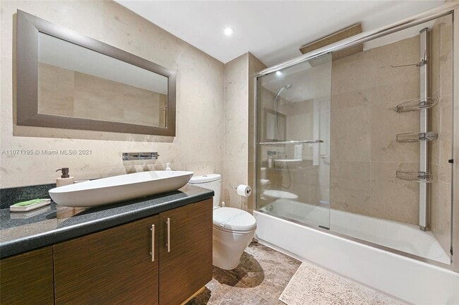 Building Photo - 4001 S Ocean Dr Unit PH1