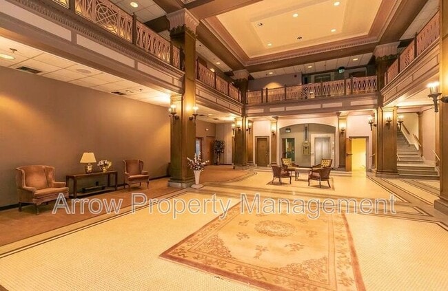Photo - 208 E 5th St