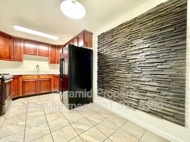 Photo - 1433 S 430 W