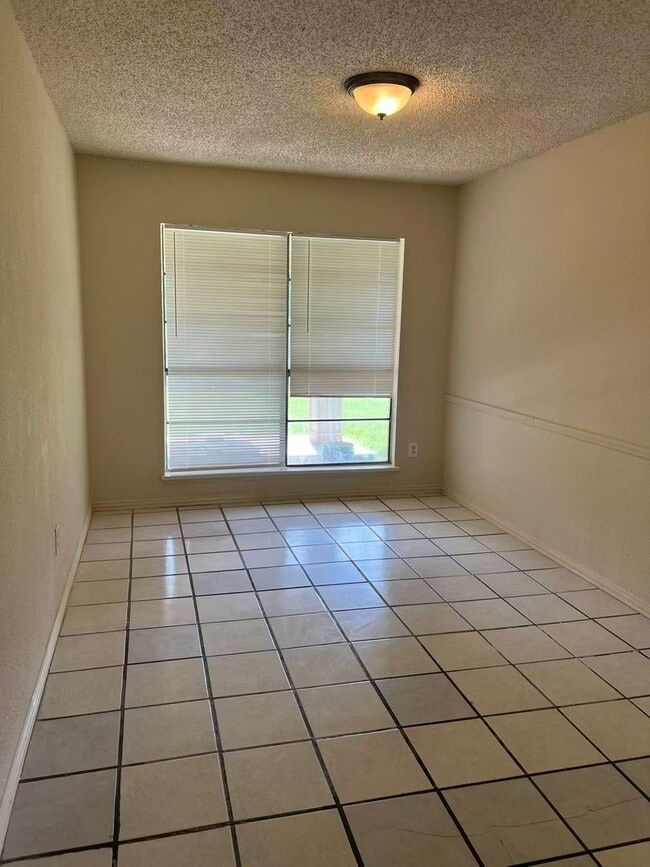 Photo - Beautiful 3 Bedroom 2 Bathroom in Plano!