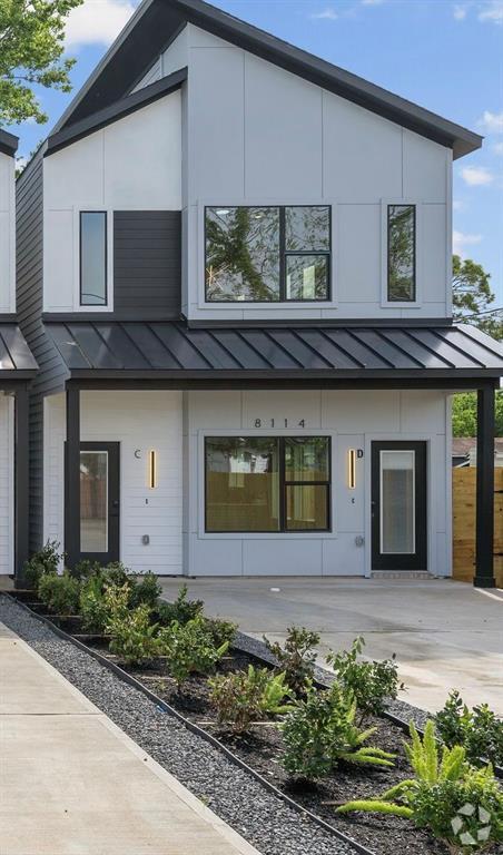 Building Photo - 8114 Double Rental