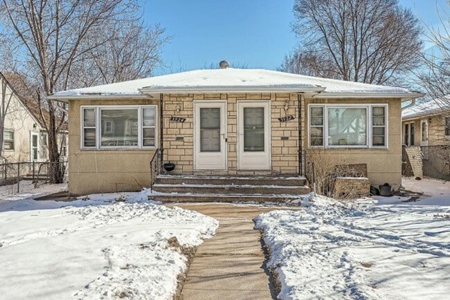 Building Photo - 3922 N Lyndale Ave Unit 3922 N Lyndale Ave Rental
