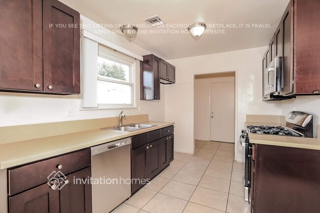 Photo - 10544 Densmore Ave