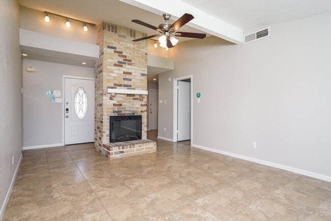 Photo - 518 Magnolia Bend St