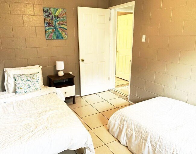 Photo - 1704 Cedar Ave