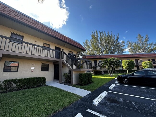 21904 Lake Forest Cir Unidad 106