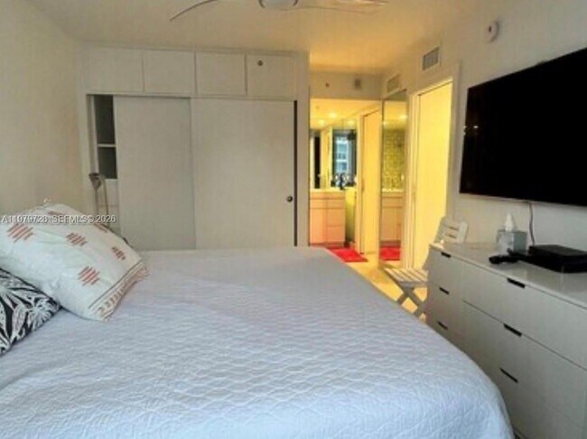 Photo - 2457 Collins Ave Unit 1605