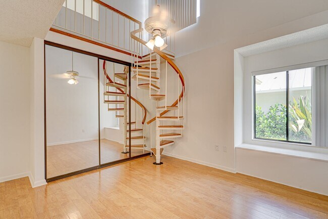 Photo - Luxurious 3 Bedroom Oasis with Pool and Beach Access AVAILABLE NOW!