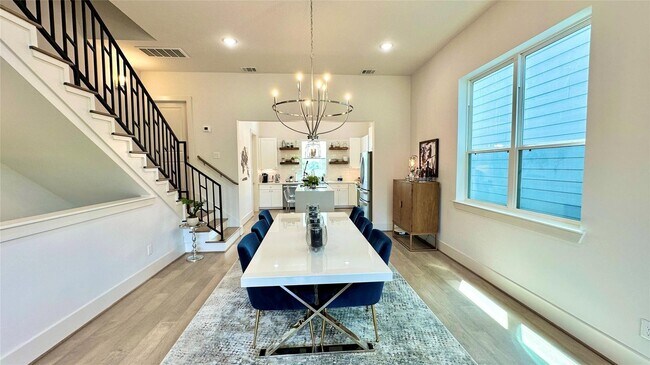 Photo - 1216 W 21st St