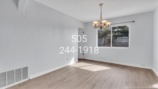 Photo - 2426 Hendola Dr NE