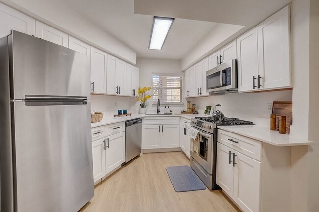 The Jax, Nashville, TN, Kitchen - The Jax Rental