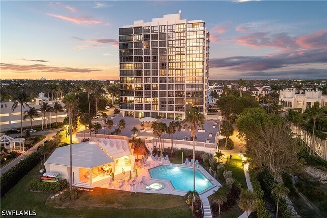 Building Photo - 4031 Gulf Shore Blvd N Unit 3B