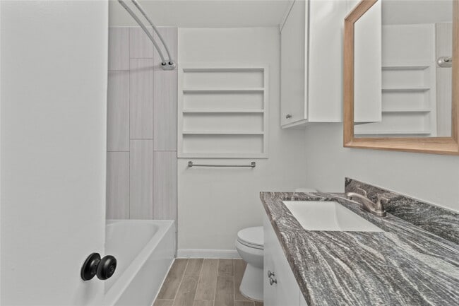 Photo - 2811 Morningside Ln