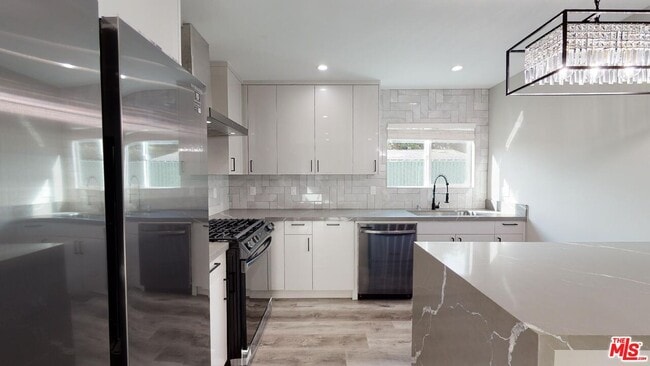 Photo - 2123 S Orange Dr