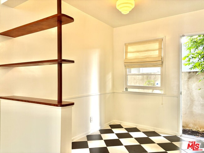 Photo - 1325 Washington Ave Unit B