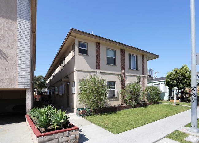 Building Photo - 4253 S Centinela Ave Rental