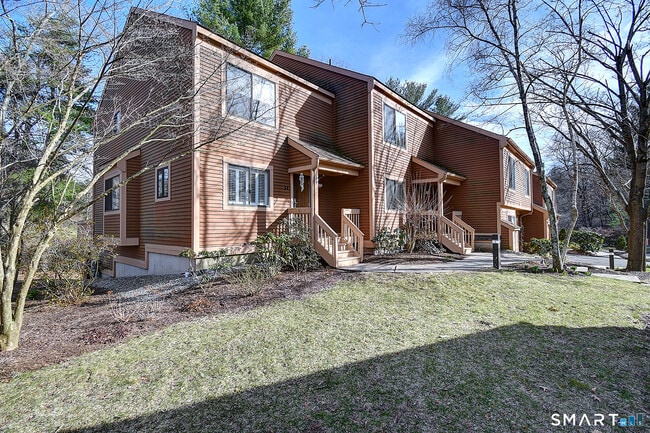 Photo - 2 Stonington Ct Unit 2