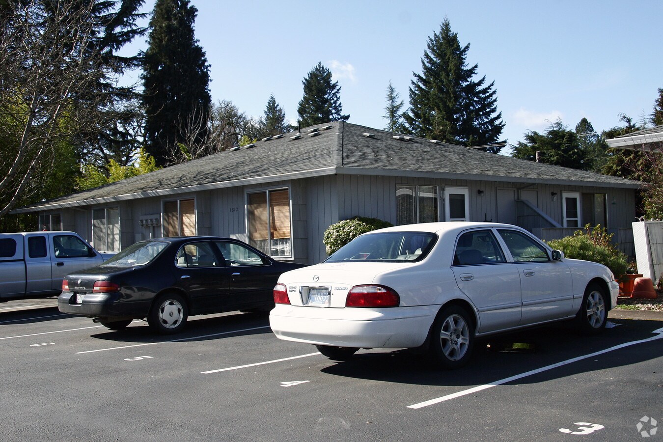 Photo - 1812 18th Ave Apartments