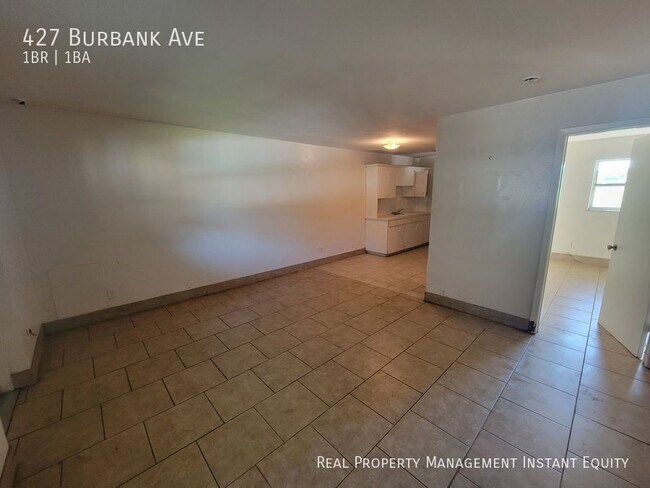 Photo - 427 Burbank Ave