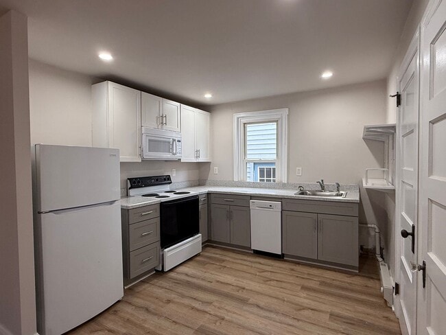 Building Photo - 2630 Mount Rd Unit 2A