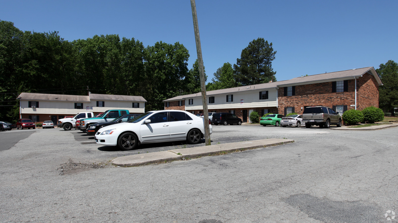 Photo - Maple Creek Apartments