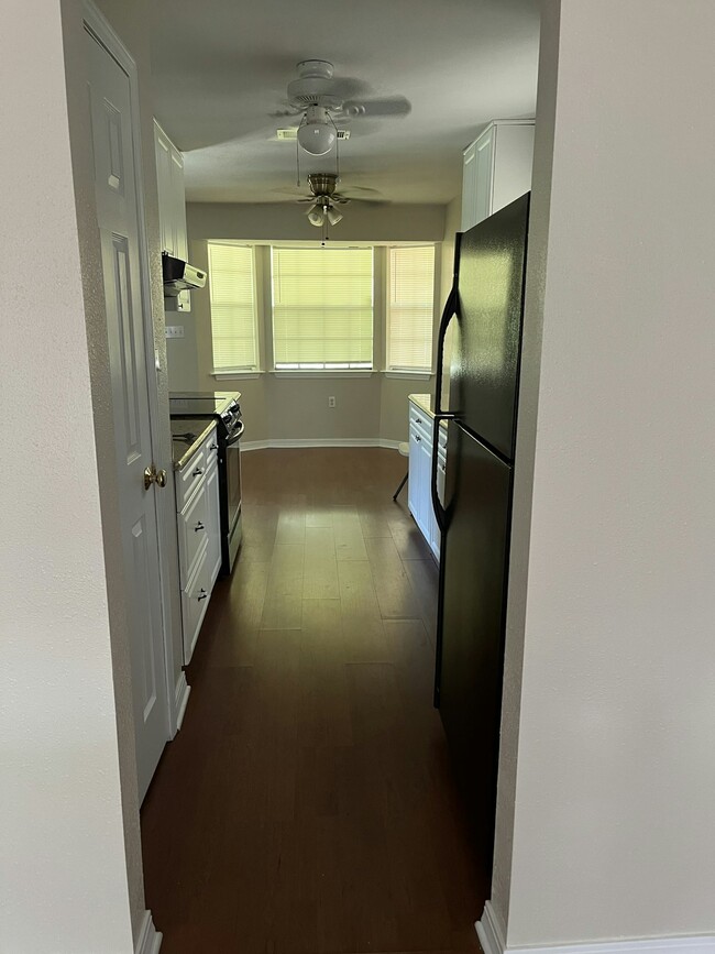 Photo - 315 Woodcrest Dr