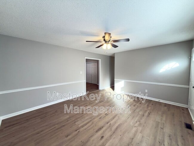 Photo - 1101 Amber Acres Ln