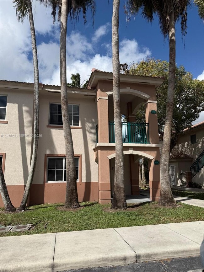 Building Photo - 2930 SE 12th Rd Unit 206-31