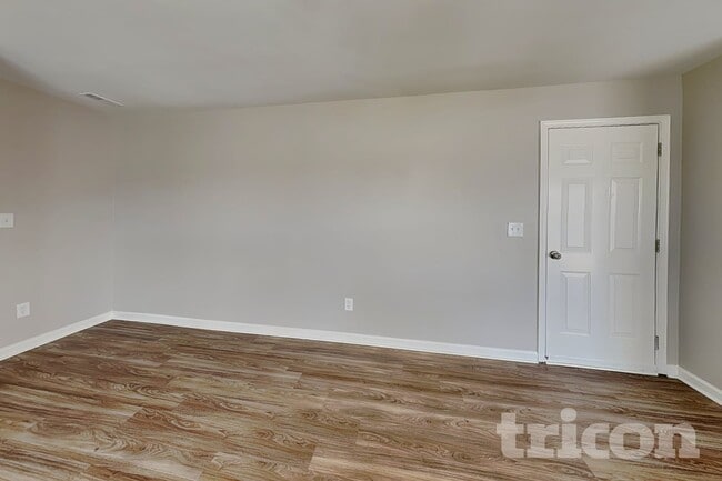 Photo - 2208 Ballingarry Dr